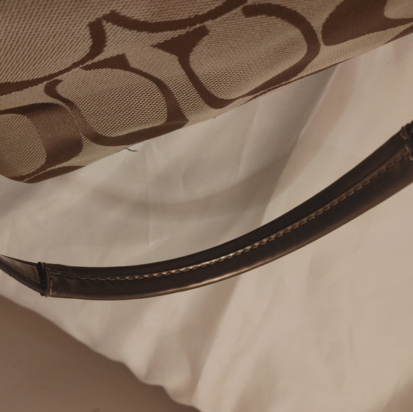 Coach Handbag - Picture 3 of 7